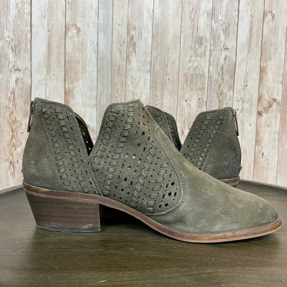 Vince Camuto Prasata Suede Leather Back Zip Ankle Bootie Size 7.5 Women